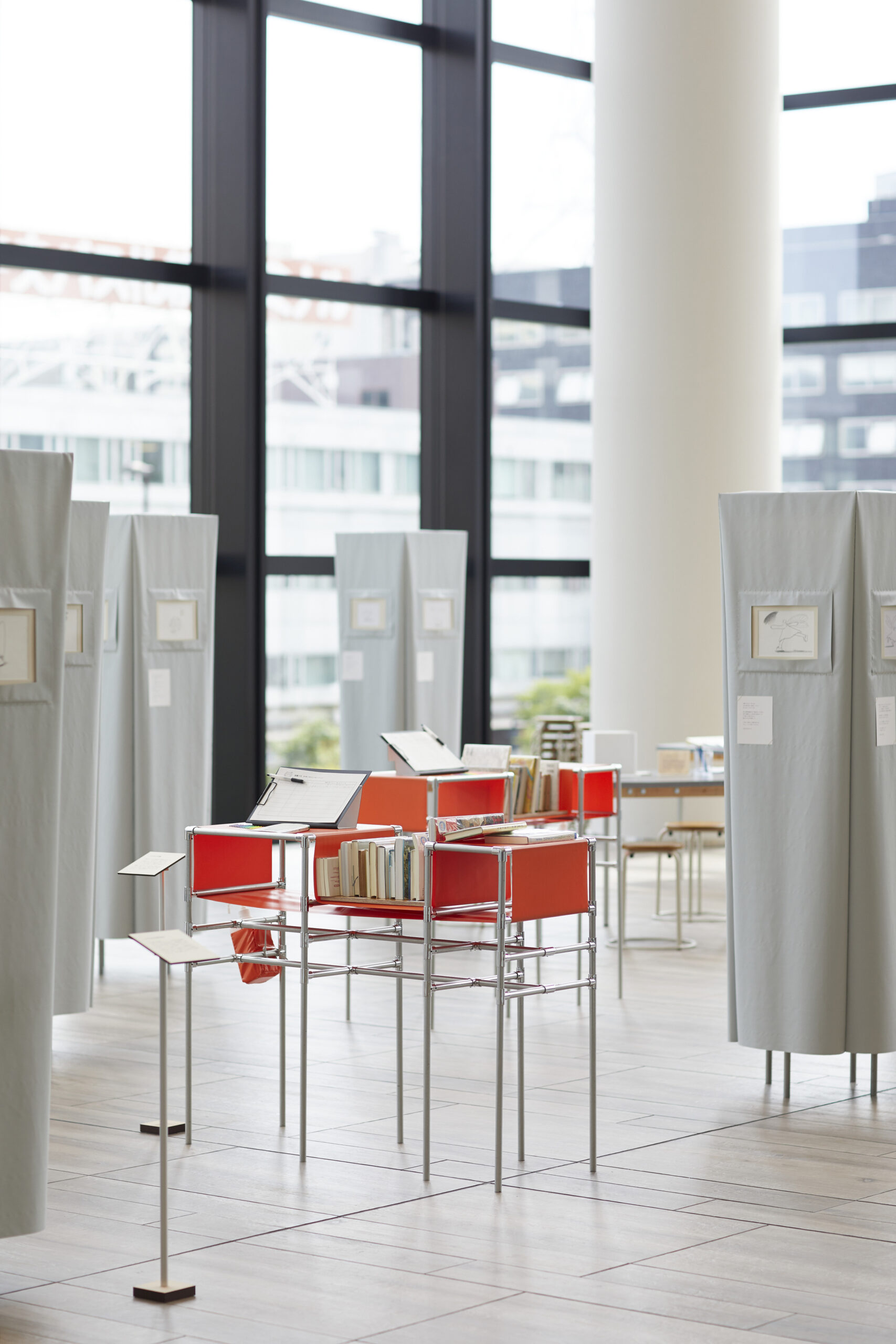 小森はるか＋瀬尾夏美《みえる世界がちいさくなった》